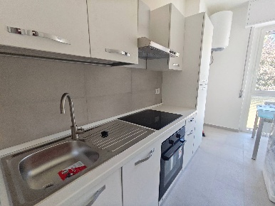 Foto Appartamento in Via Andrea Maffei, Milano Montenero di 84 m²