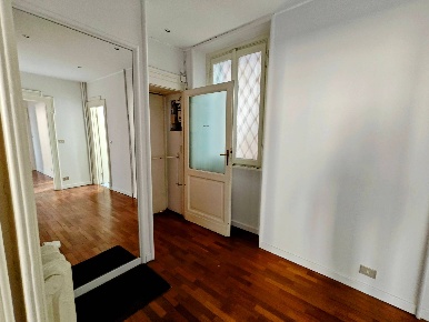 Foto Appartamento in Via Spartaco, Milano Montenero di 108 m² con 4 locali