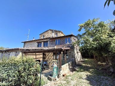 Foto Appartamento in Località Boscara, Maiolo di 93 m² con 5 locali