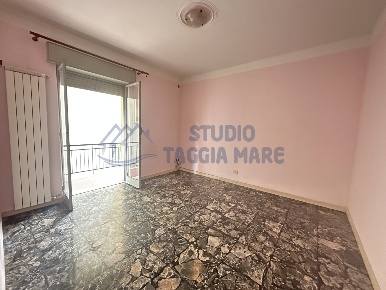 Foto Appartamento in Via Giardino, Riva Ligure Centro di 75 m² con 3 locali