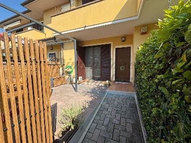 Foto Villa a schiera in Via Rino Pachetti, Rosignano Marittimo di 75 m²