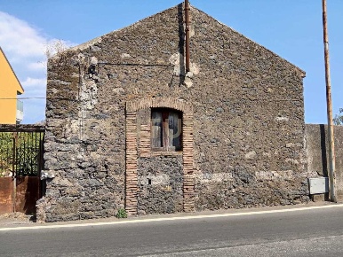 Foto Rustico in Via Maugeri 12, Valverde di 60 m² con 3 locali in vendita