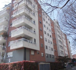 Foto Appartamento in Via Carlo Perini 18, Milano Quarto Oggiaro di 91 m²