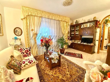 Foto Appartamento in Via Montanara 64A, Cecina Cecina Centro di 160 m²