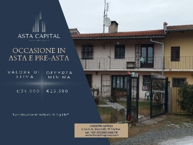 Foto Appartamento in Via MACELLO, Cavour di 189 m² con 9 locali in vendita