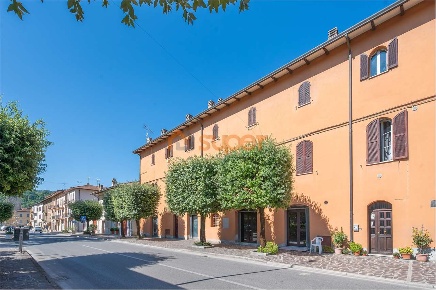 Foto Negozio in Via Mameli, Valfabbrica Centro di 104 m² con 2 locali