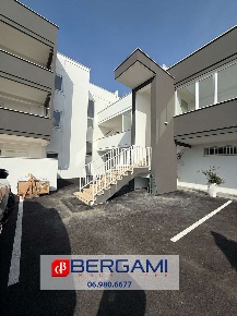 Foto Appartamento in Via San Giacomo 149, Nettuno di 87 m² con 4 locali