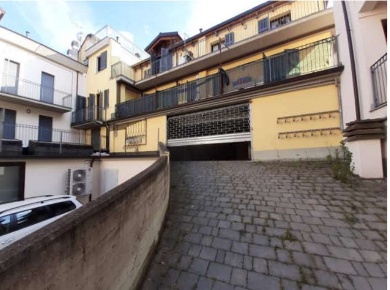 Foto Box in Via San Carlo, Nizza Monferrato di 21 m² con 1 locali