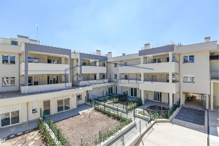 Foto Appartamento in via strada 6, Cesano Maderno di 122 m² con 3 locali