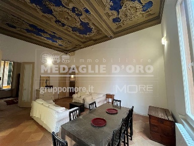 Foto Appartamento in Corso Canalchiaro, Modena di 120 m² con 4 locali