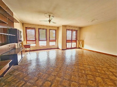 Foto Appartamento in VIA PETRO GENERALI 1/b, Novara di 138 m² con 4 locali