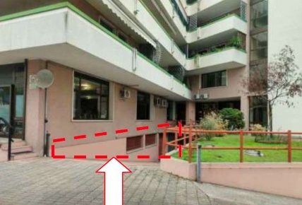 Foto Magazzino in Via Carducci, Montegrotto Terme Centro di 175 m²