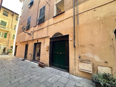 Foto Appartamento in Via Mariettina Lengueglia 7, Albenga Centro di 200 m²