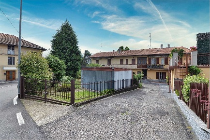 Foto Appartamento in Via Kennedy 15, Cantù Centro di 150 m² con 6 locali