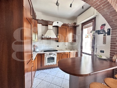 Foto Appartamento in Via Volta 1, Barni Centro di 90 m² con 3 locali