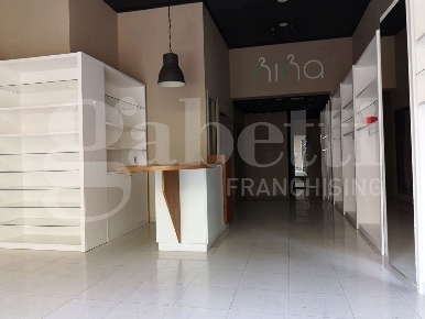 Foto Negozio in Via tirso 1, Siracusa Gelone - Cadorna di 80 m² in affitto