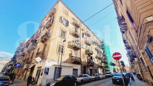 Foto Appartamento in Vai Cosmo Guastella, Palermo Oreto - Perez di 120 m²