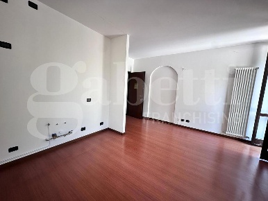 Foto Ufficio in Via piazza Vittorio Veneto snc, Erba Centro di 65 m²