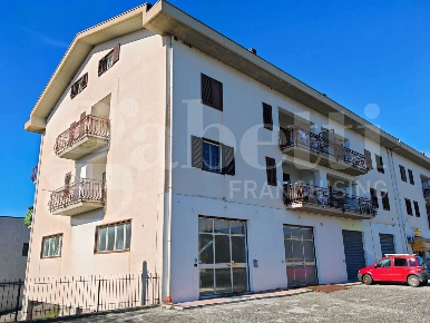 Foto Appartamento in Via SS 158 s/n, Montaquila di 146 m² con 4 locali