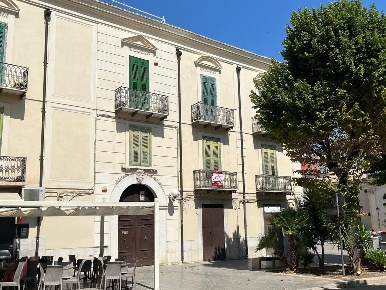 Foto Appartamento in CARMINE, San Severo di 253 m² con 9 locali in vendita