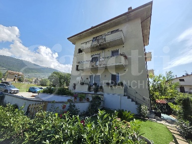 Foto Appartamento in Via DELLA PACE 17, Assisi di 113 m² con 4 locali