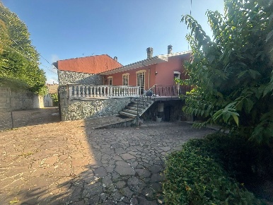 Foto Villa singola in Via Fugazza 25, San Damiano al Colle Centro di 288 m²