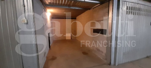 Foto Box in Podgora, Collegno Borgata Paradiso Sud di 15 m² in vendita