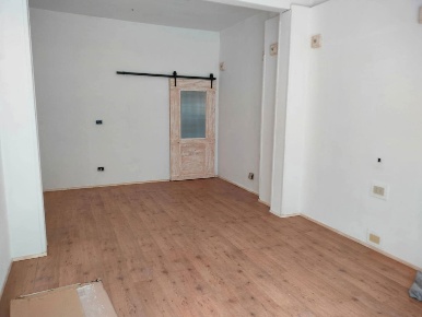 Foto Negozio in Lavino, Monte San Pietro Calderino di 38 m² con 1 locali