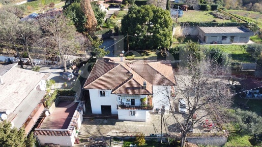 Foto Villa unifamiliare in Via Colle Della Noce 7, Velletri di 330 m²