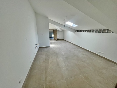 Foto Mansarde in Via Sant’Anna II° Tronco Contrada Falcone 4/e, di 90 m²