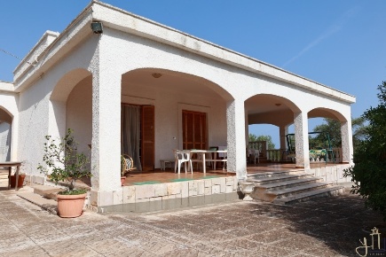 Foto Villa unifamiliare in Contrada Ciaffallo, Polignano a Mare di 151 m²