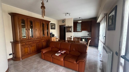 Foto Appartamento in via Don Luigi sturzo 7, Mozzate di 95 m² con 3 locali