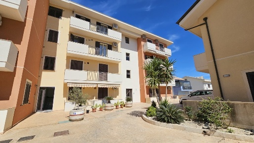 Foto Appartamento a Pozzallo di 110 m² con 5 locali in vendita