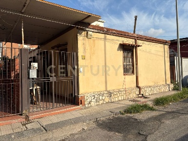 Foto Casa indipendente in Via Alessandria 73, Messina Provinciale di 83 m²