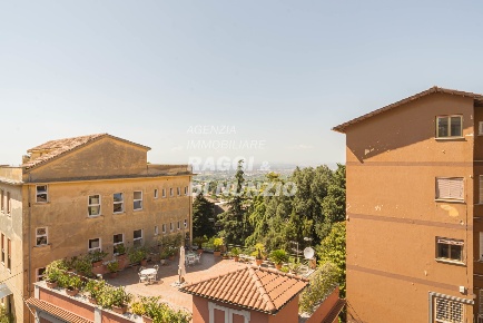 Foto Casa indipendente in Via Brigida Postorino 24, Frascati di 900 m²