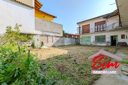 Foto Villa bifamiliare in Via Cavour sn, Borgolavezzaro di 408 m²
