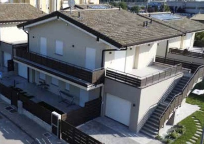 Foto Appartamento a Desenzano del Garda Centro Storico di 80 m² in vendita