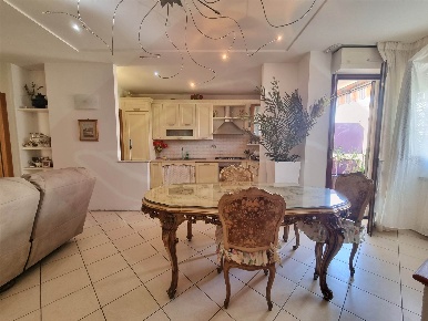 Foto Appartamento a Signa di 84 m² con 5 locali in vendita