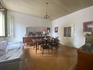 Foto Casa indipendente a Tribano Centro di 202 m² con 7 locali in vendita