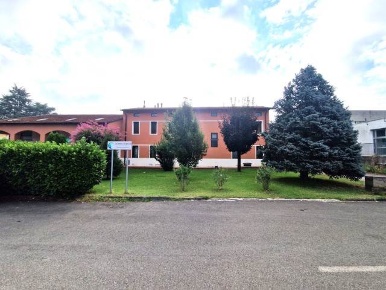 Foto Attività commerciale in STRADA LANGHIRANO 450, Parma Corcagnano