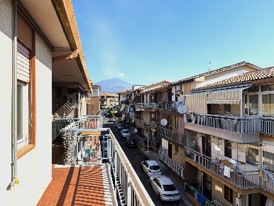 Foto Appartamento in corso san vito  188, Mascalucia Centro di 189 m²