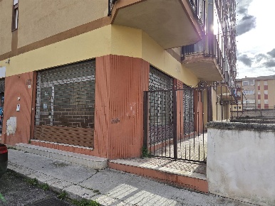 Foto Negozio in Via Andrea Raia 13, Palermo Bonagia di 43 m² con 2 locali