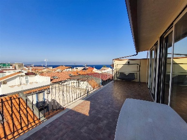 Foto Appartamento in Via Cavour  18, Nizza di Sicilia di 87 m² con 4 locali