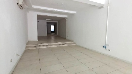 Foto Negozio a Pistoia Fornaci di 110 m² con 2 locali in affitto