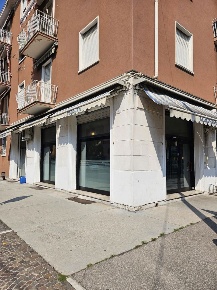 Foto Negozio in Via cacciatori piemontesi 24, Verona Zona Fiera di 80 m²