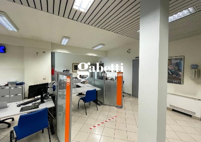 Foto Negozio a Bovolenta Centro di 350 m² con 3 locali in affitto