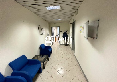 Foto Negozio a Bovolenta Centro di 350 m² con 3 locali in affitto