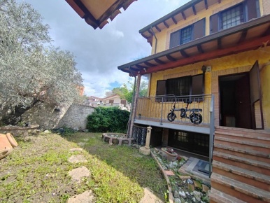 Foto Villa a schiera in Verginia Tonelli, Roma Casalotti di 140 m²