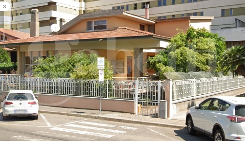 Foto Villa singola a Oristano Centro di 400 m² con 7 locali in vendita