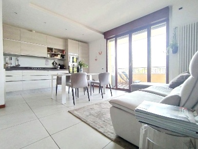 Foto Appartamento in Via LODOVICO IL MORO 97, Milano Tre Castelli - Faenza